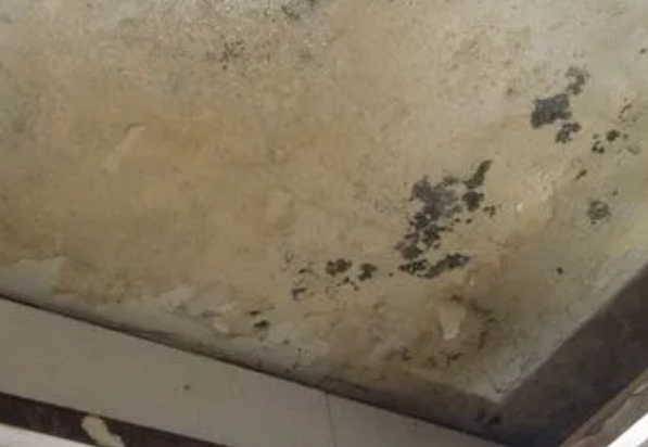 巴林左阳台漏水维修公司分享下巴林左卫生间渗水维修需要注意哪些问题。